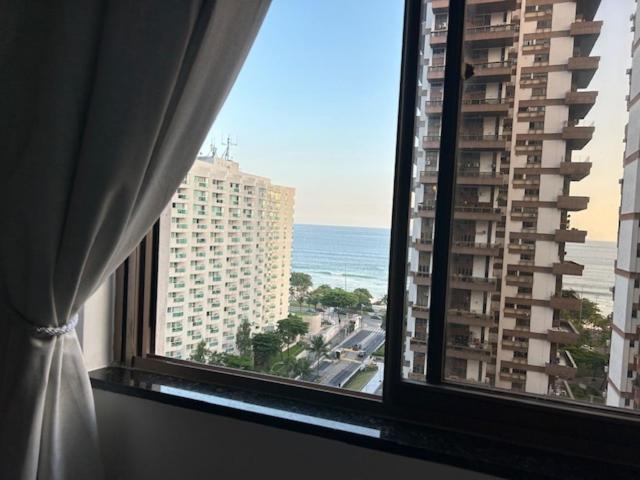 Lindo Apto De 2 Quartos E 2 Banheiros Sociais No Barramares Com Comercio Proximo, Piscina, Quadras, Parquinhos, Brinquedoteca, Emprestimo De Cadeiras E Barracas De Cortesia, Em Frente A Praia, Limpissimo, Com No Apartamento Rio de Janeiro
