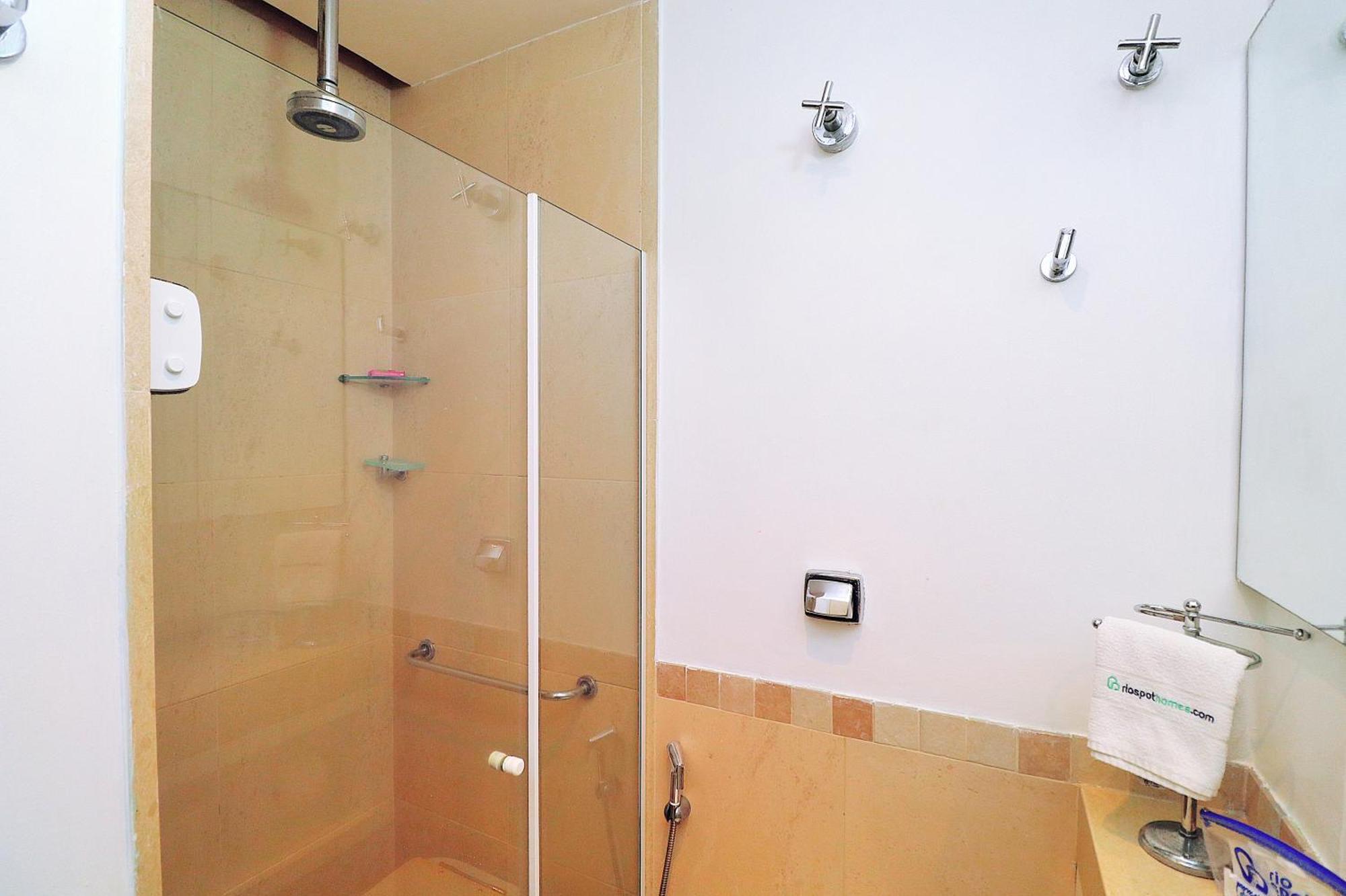 Apartamento Quarto&sala A 150m Da | U052 *