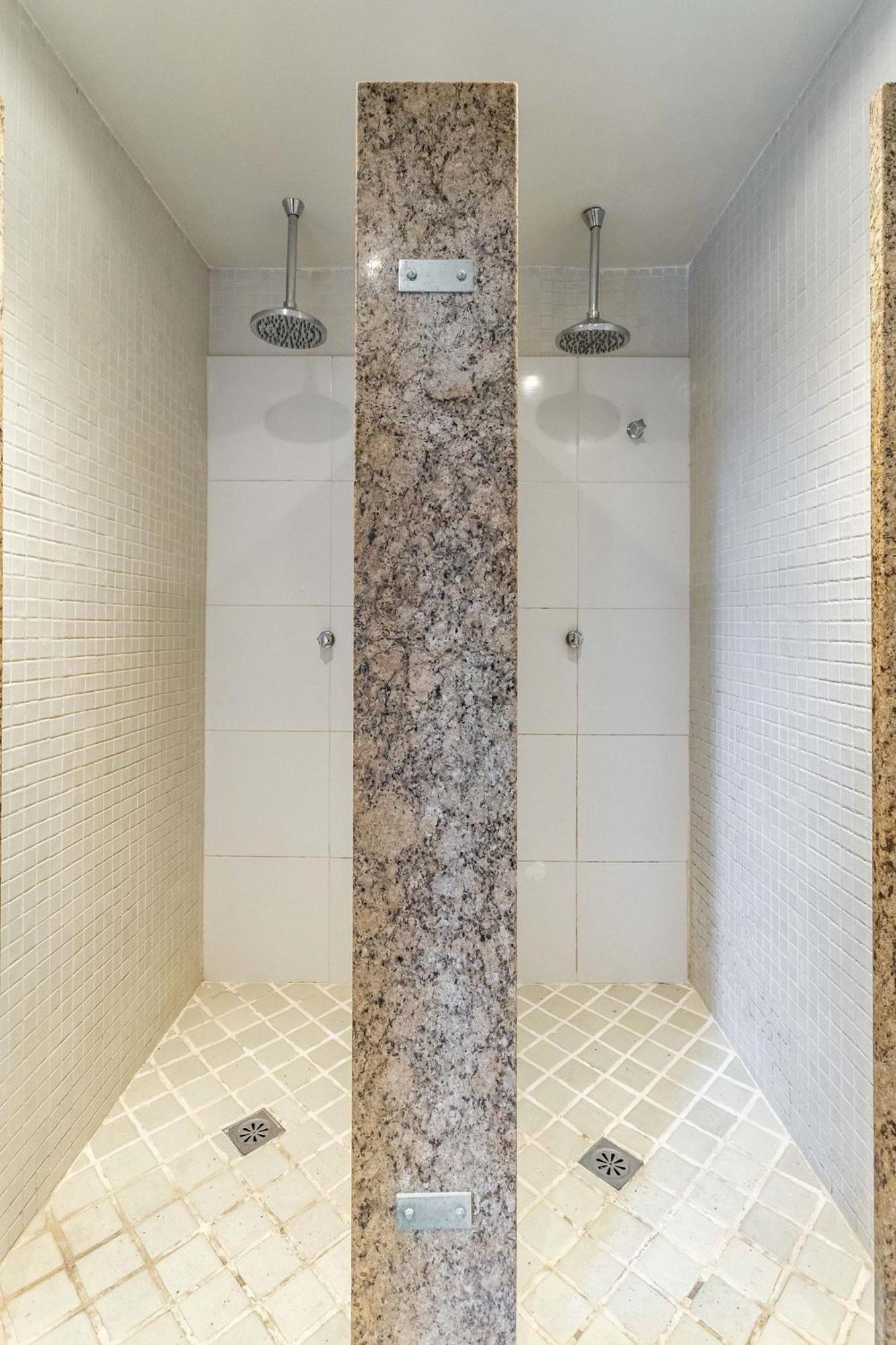 Leblon Beachfront Oasis: Ocean Views, Christ Statue Vista & Daily Housekeeping