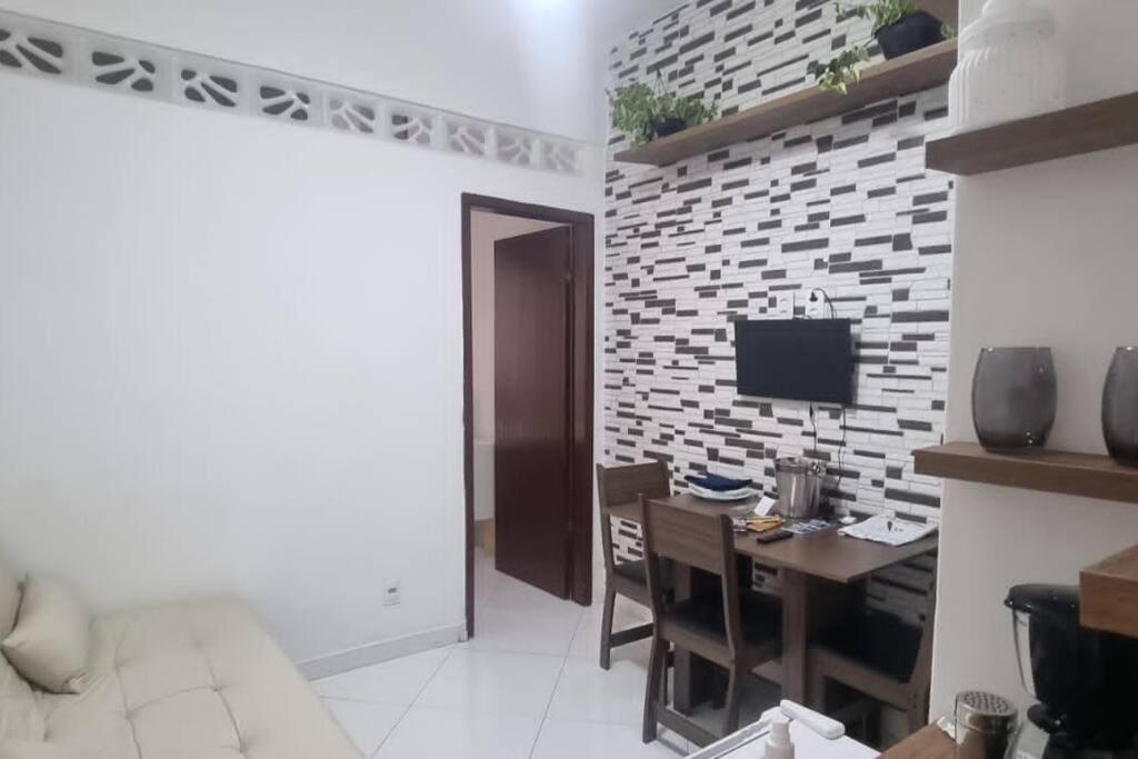Ap A Uma Quadra Da Copacabana Posto 02 *