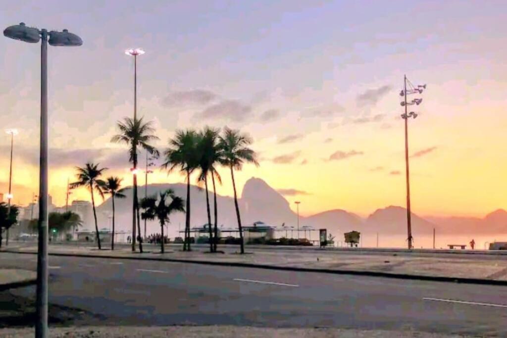 Excelente Em Copacabana Com 2 Quartos *
