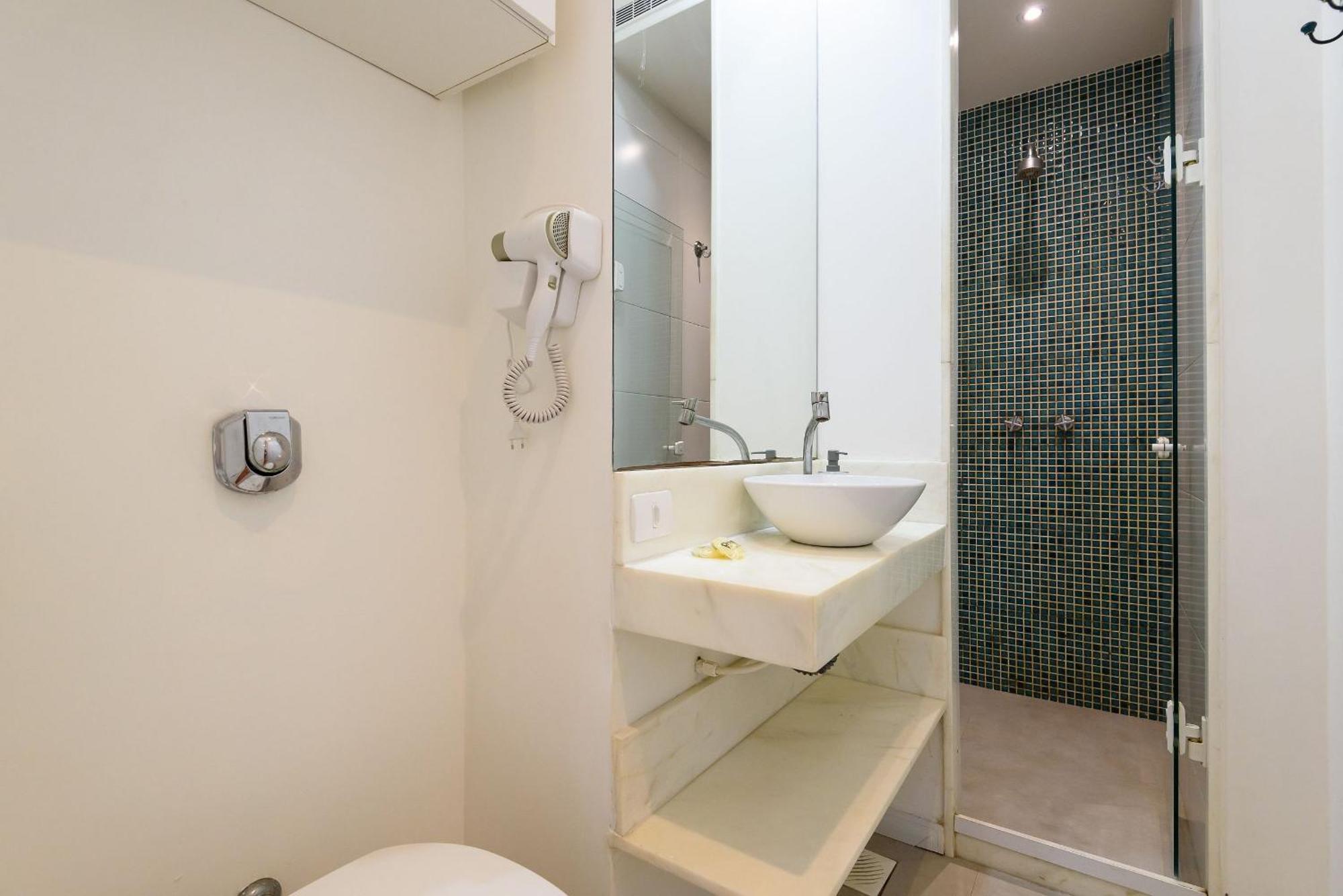 Apartamento Com Vista Mar Em Copacabana | Mvc 15/911 *