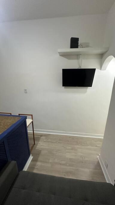 Apartamento Em Copacabana Na Quadra Da Praia!