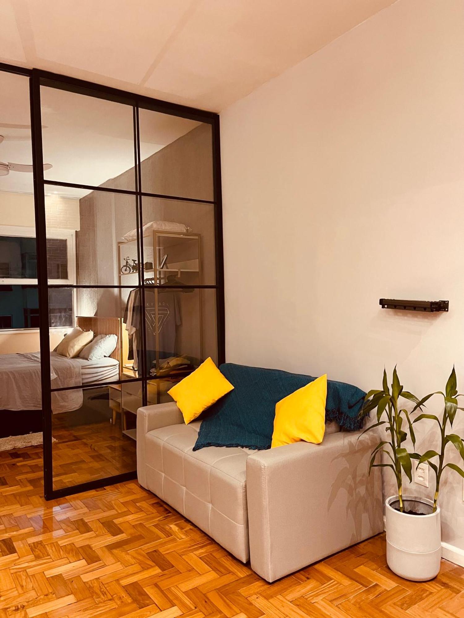 Apartamento Quadra Praia! Loft Industrial Requintado Novo 4 Pessoas Vizinho Copacabana Palace!