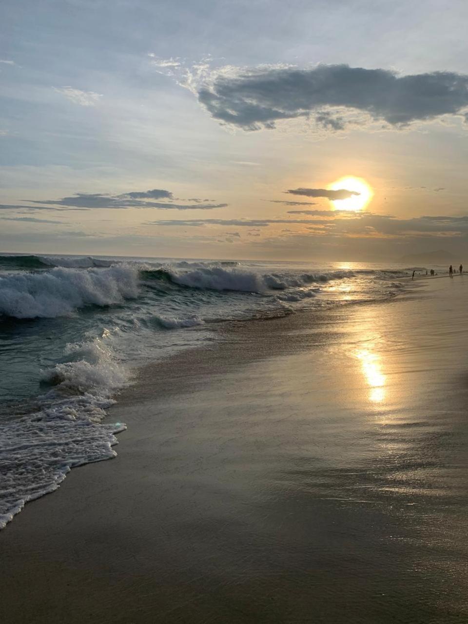 Apartment Lindo Apto No Lugar Da Barra Da Tijuca! Com Uma Vista De Tirar O Folego, Frente O Mar! Totalmente Equipado E Decorado Ao Lado Dos Melhores E Quiosques Da Barra! Portaria 24h, Piscina, Sauna, Jacuzzi, Academia, Garagem, Wi-fi, Lavan Rio de Janeiro
