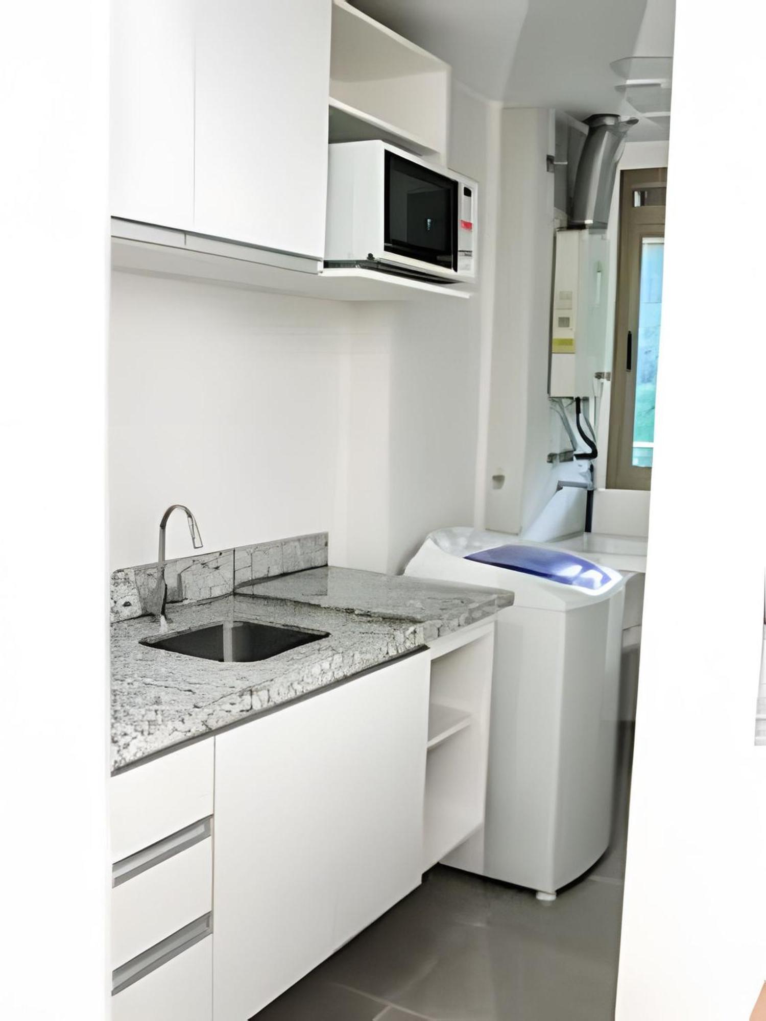 Apartamento Flat Vpm - Cozinha, Varanda, Ar Cond, Estacionamento, Cama Queen, Vista Incrivel, 400mb Wi-fi, Tv Smart, Servicos De Streaming, Ducha Forte, Proximo A Barra Da Tijuca E Recreio, 10min De Carro Da