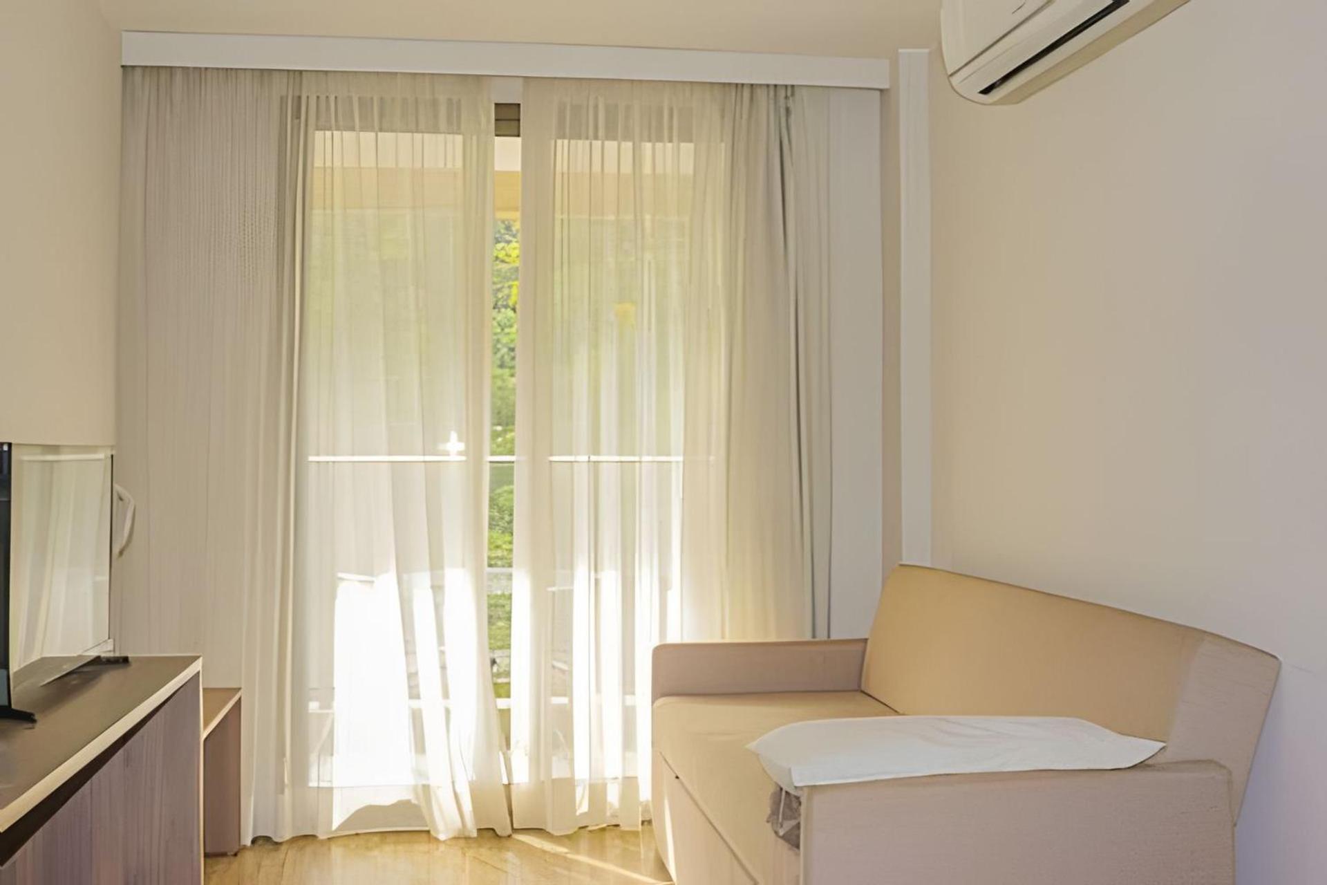 Apartamento Flat Vpm - Cozinha, Varanda, Ar Cond, Estacionamento, Cama Queen, Vista Incrivel, 400mb Wi-fi, Tv Smart, Servicos De Streaming, Ducha Forte, Proximo A Barra Da Tijuca E Recreio, 10min De Carro Da Rio de Janeiro