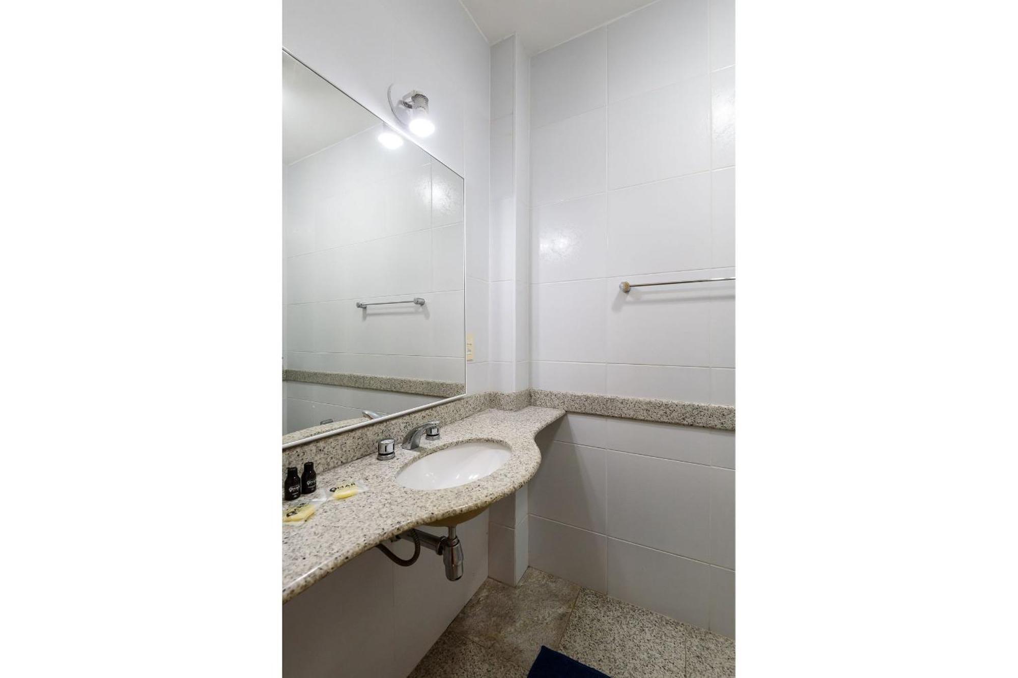 Omar Do Rio - Tn 239/301: Grande P/ Até 10 Pessoas, Internet 240mbps, Workstation, Smart Tv, 100 Metros Do Metrô E 500metros Da De Copacabana * Rio de Janeiro