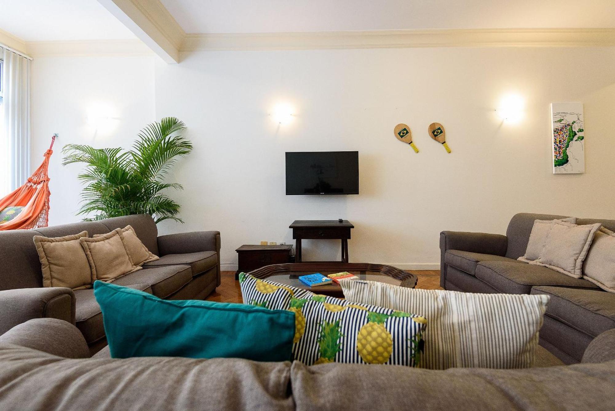 Apartamento Omar Do Rio - Tn 239/301: Grande P/ Até 10 Pessoas, Internet 240mbps, Workstation, Smart Tv, 100 Metros Do Metrô E 500metros Da De Copacabana Rio de Janeiro