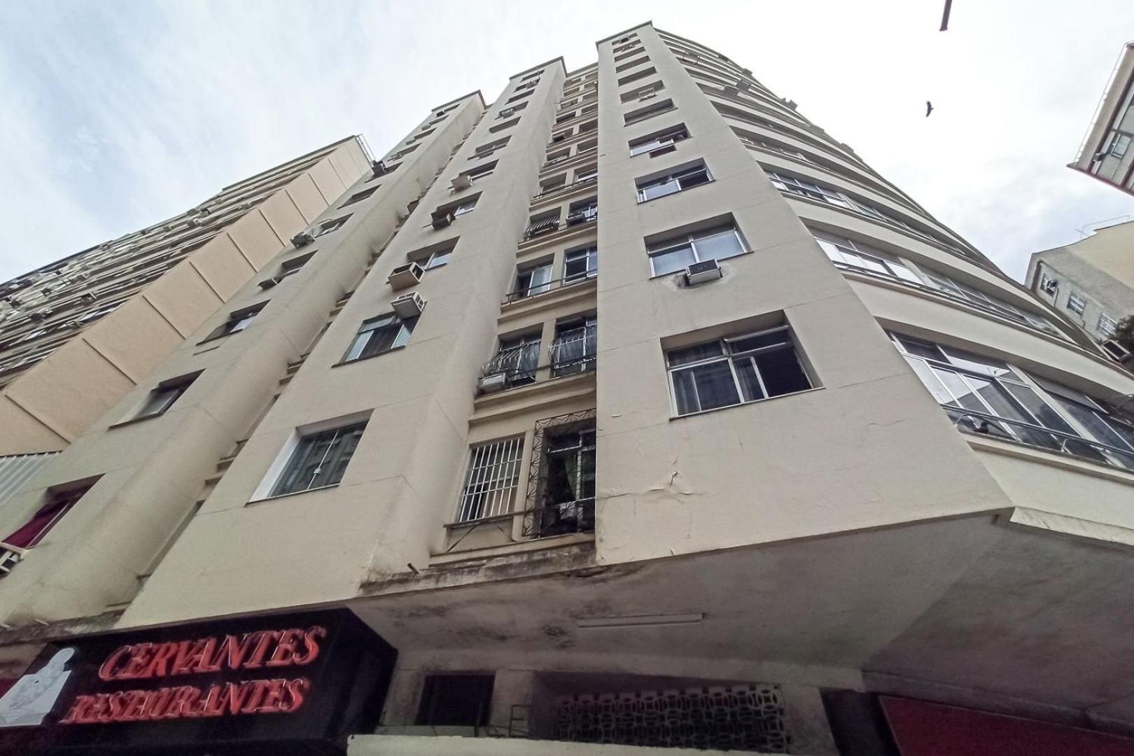 Apartamento A 300m Da De Copacabana | Pj 335/603
