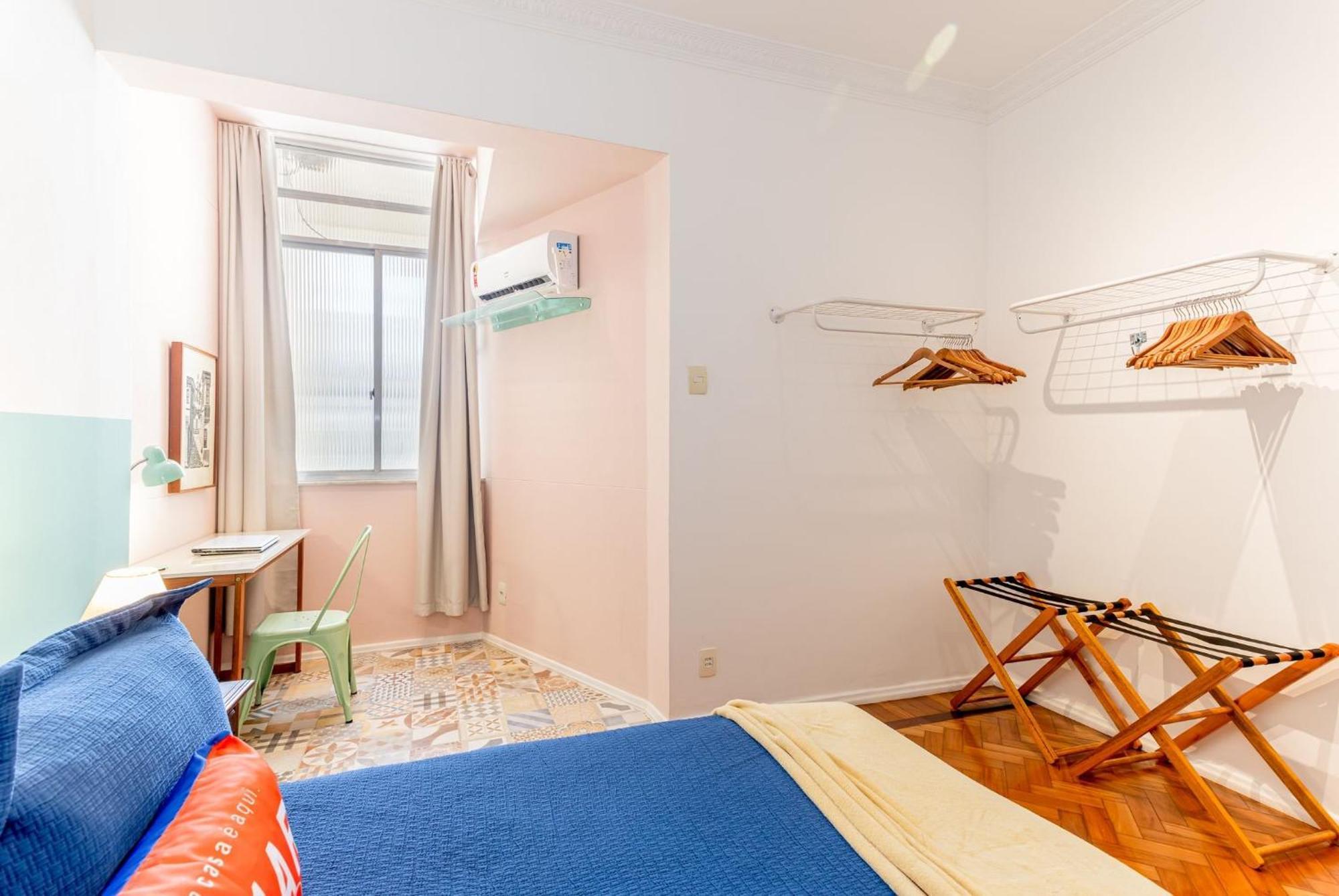 Apartamento 2qtos Com Vista Mar Em Copacabana | A 2936/1202 *