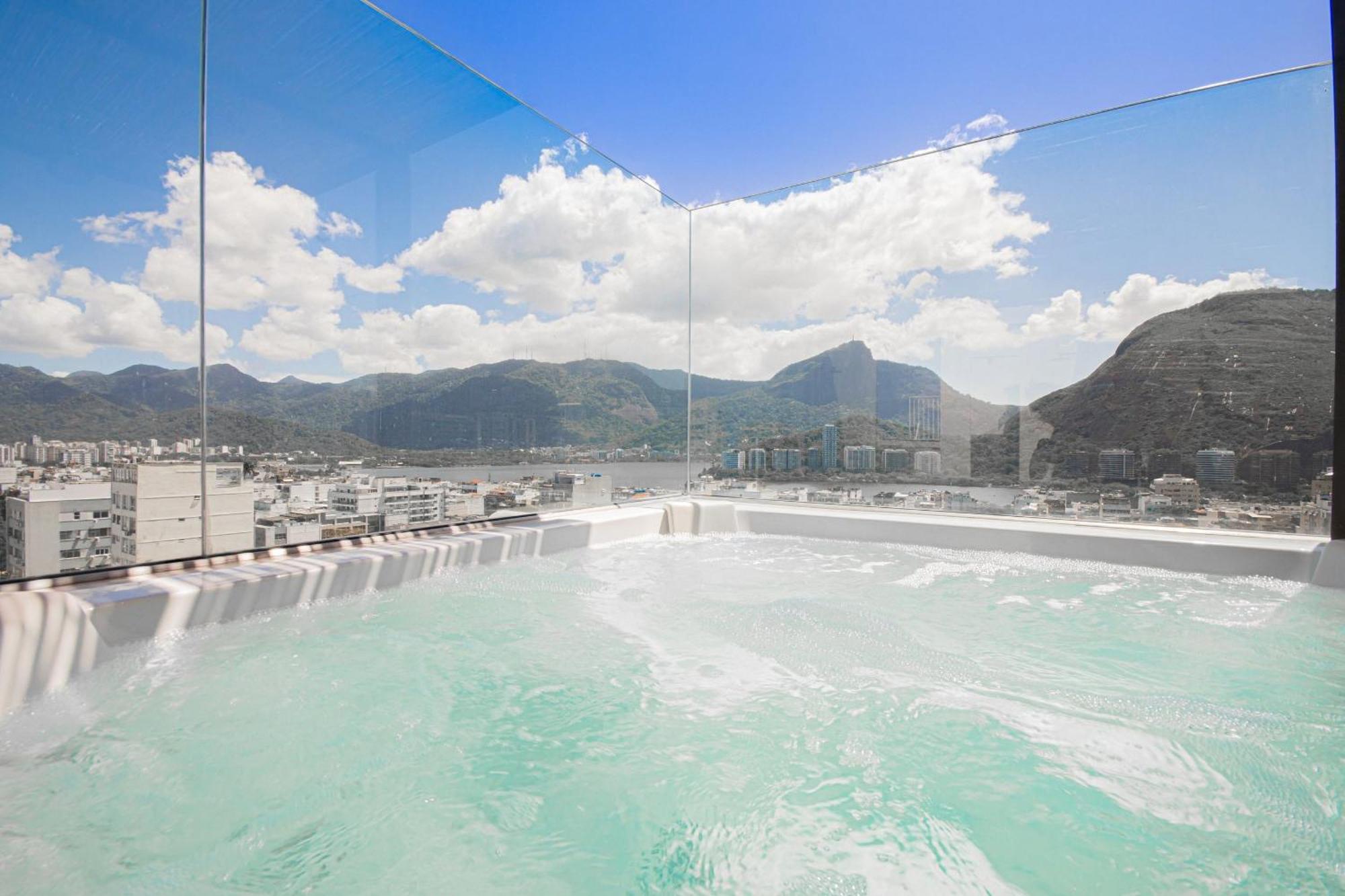 Cobertura Alugar Em Ipanema Com 2 Quartos, Vista Cinematografica, Terraco E Jacuzzi Rio de Janeiro
