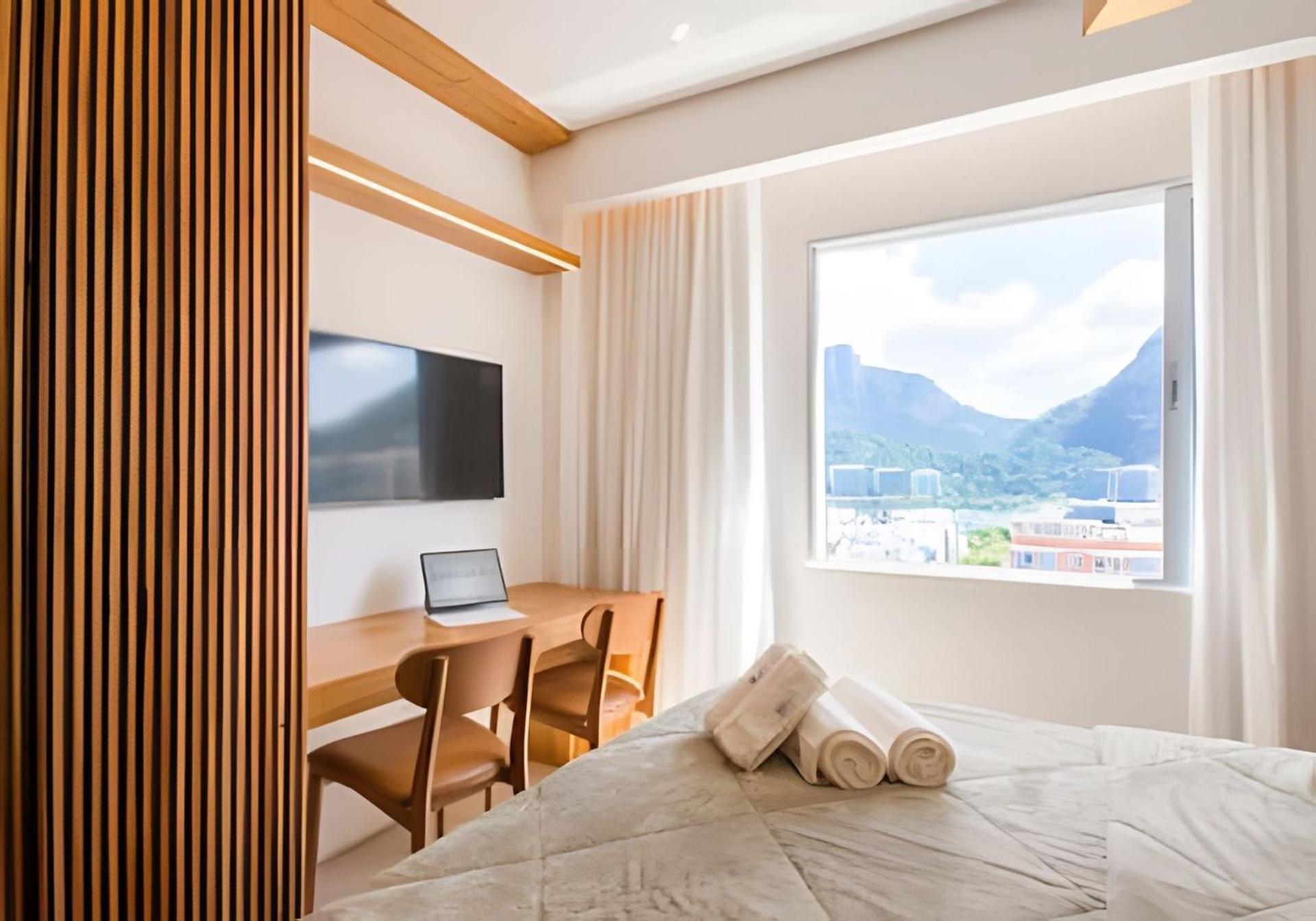 Cobertura Alugar Em Ipanema Com 2 Quartos, Vista Cinematografica, Terraco E Jacuzzi Apartamento