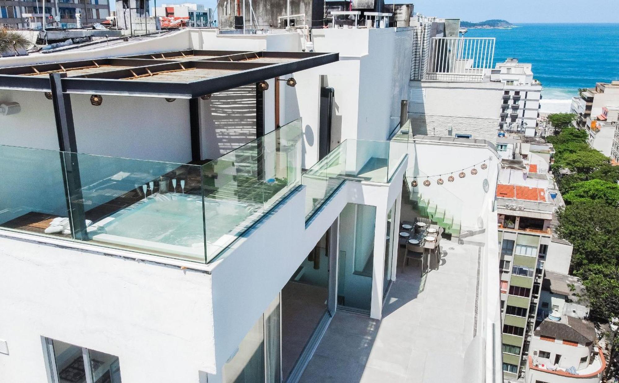 Apartamento Cobertura Alugar Em Ipanema Com 2 Quartos, Vista Cinematografica, Terraco E Jacuzzi