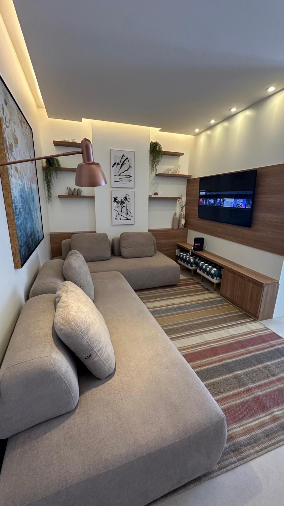 Lindo Apto No Lugar Da Barra Da Tijuca! Com Uma Vista De Tirar O Folego, Frente O Mar! Totalmente Equipado E Decorado Ao Lado Dos Melhores E Quiosques Da Barra! Portaria 24h, Piscina, Sauna, Jacuzzi, Academia, Garagem, Wi-fi, Lavan