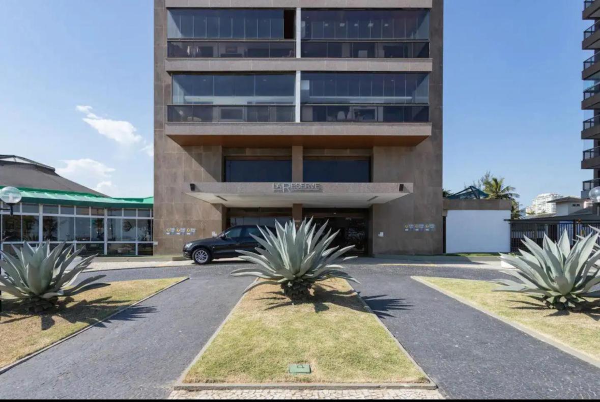 Apartment Lindo Apto No Lugar Da Barra Da Tijuca! Com Uma Vista De Tirar O Folego, Frente O Mar! Totalmente Equipado E Decorado Ao Lado Dos Melhores E Quiosques Da Barra! Portaria 24h, Piscina, Sauna, Jacuzzi, Academia, Garagem, Wi-fi, Lavan *