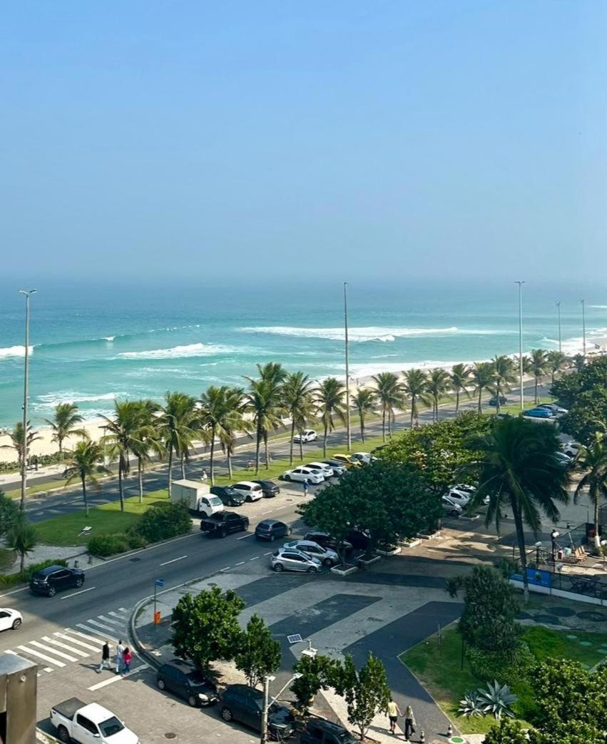 Lindo Apto No Lugar Da Barra Da Tijuca! Com Uma Vista De Tirar O Folego, Frente O Mar! Totalmente Equipado E Decorado Ao Lado Dos Melhores E Quiosques Da Barra! Portaria 24h, Piscina, Sauna, Jacuzzi, Academia, Garagem, Wi-fi, Lavan Apartment