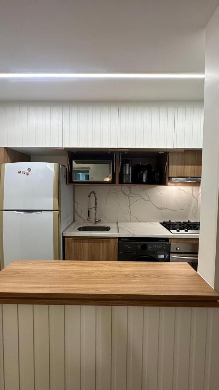 Lindo Apto No Lugar Da Barra Da Tijuca! Com Uma Vista De Tirar O Folego, Frente O Mar! Totalmente Equipado E Decorado Ao Lado Dos Melhores E Quiosques Da Barra! Portaria 24h, Piscina, Sauna, Jacuzzi, Academia, Garagem, Wi-fi, Lavan *