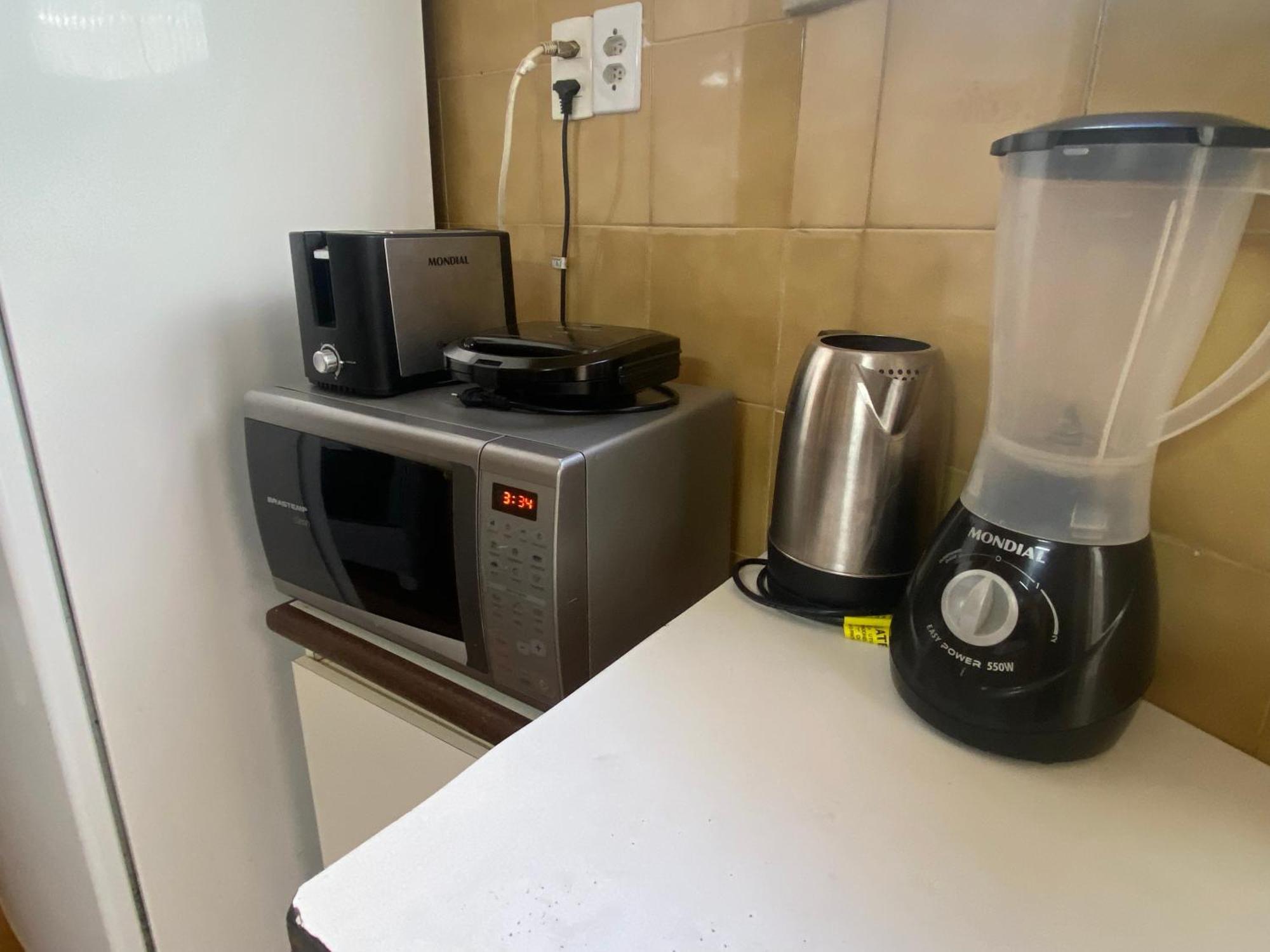 Copacabana Apartment: 3 Bedrooms, 4 Baths, Air Con & Wi-fi *