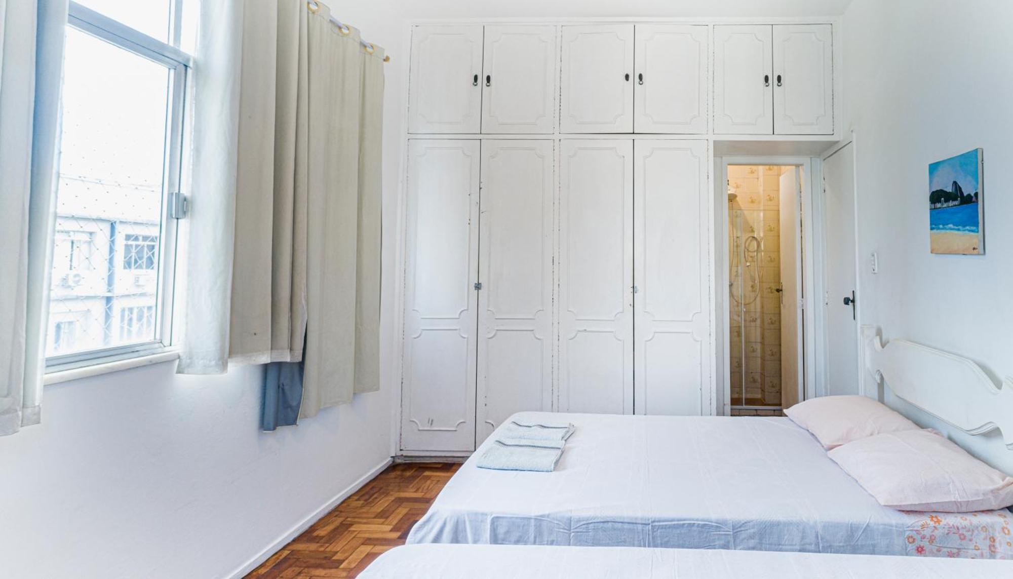 Apartment Copacabana Oceanview Suites: High-floor Retreat With Modern Comforts