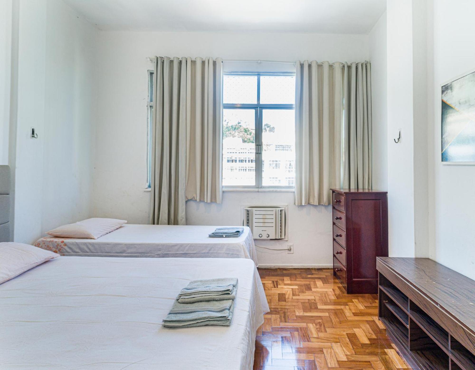 Copacabana Oceanview Suites: High-floor Retreat With Modern Comforts Apartment *