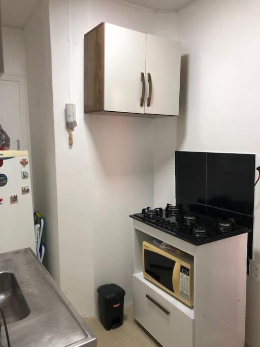 Guest house Cuartos Privados En Apto Copacabana