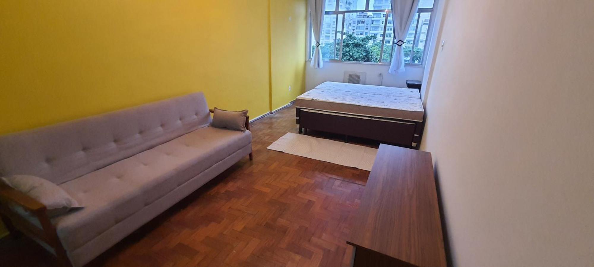 Apartamento No Coracao De Copacabana Com Vista Mar