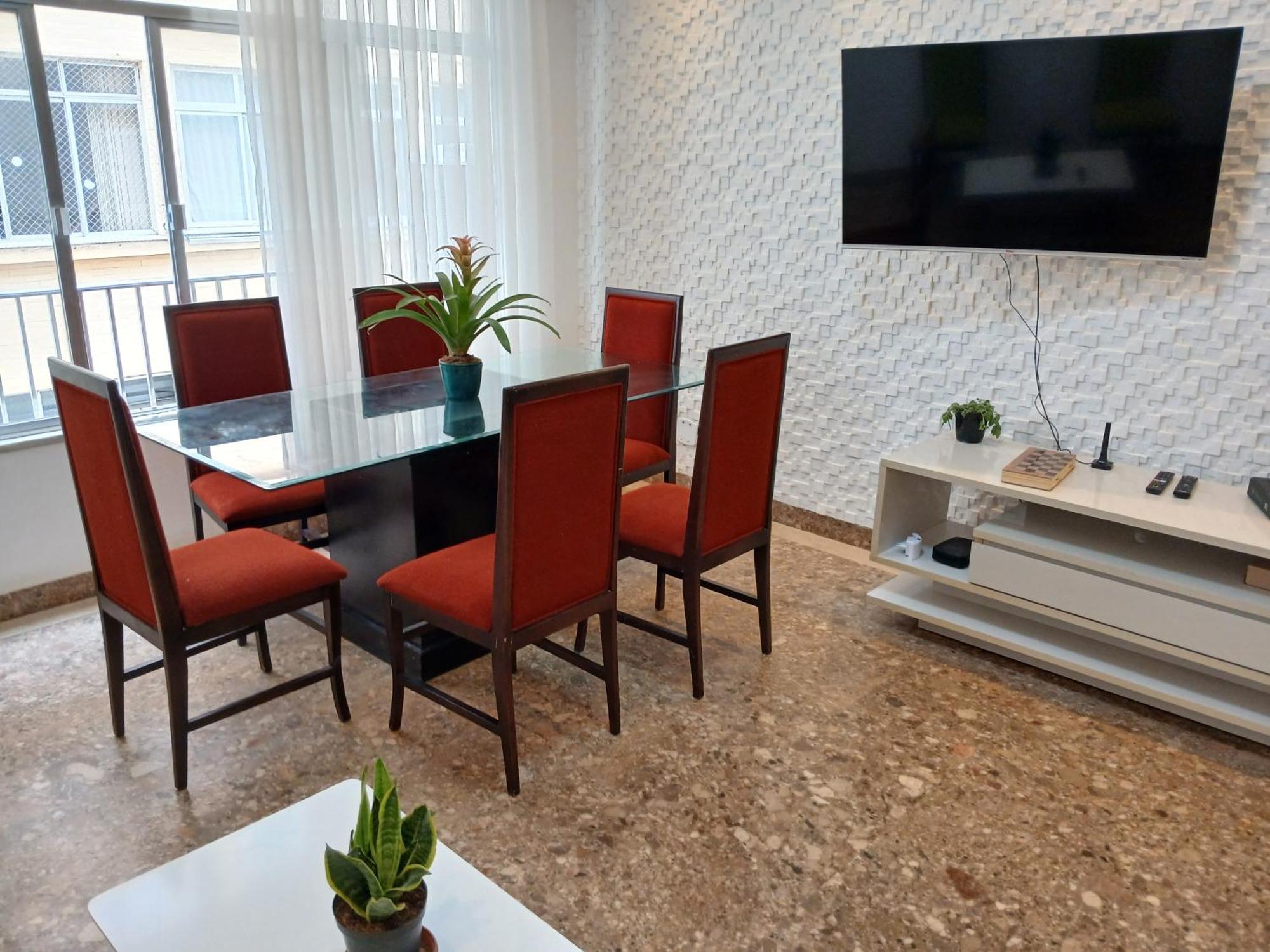 Beach Apartment *
