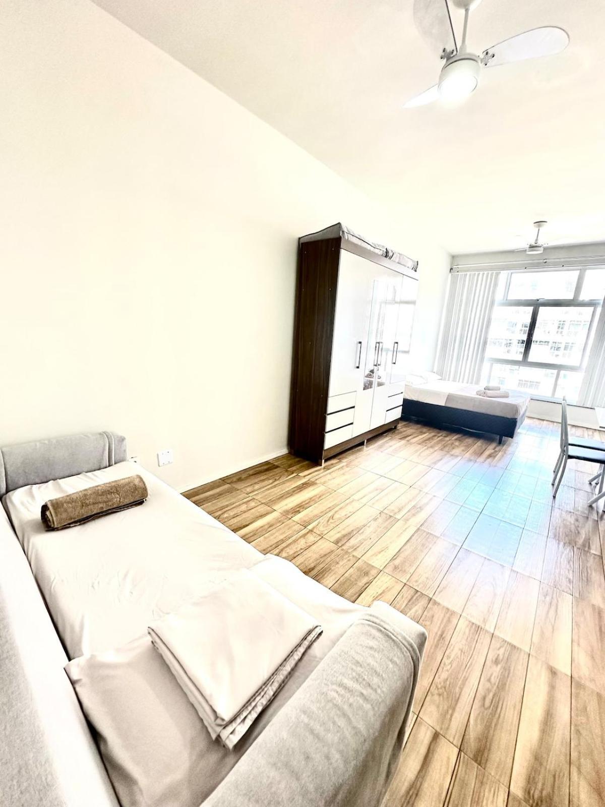 A 1 Quadra Da De Copacabana - Conforto E Localizacao Perfeita