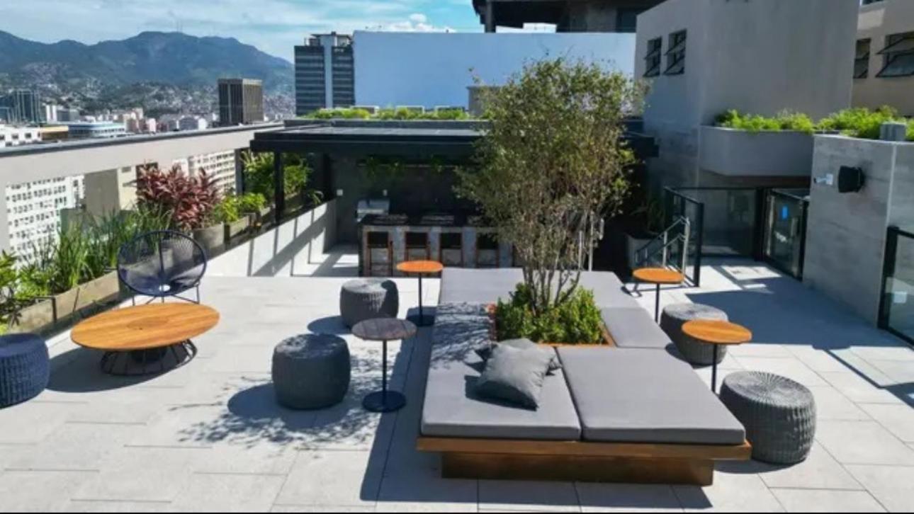 Flat Industrial Skylux Piscina E Netflix *