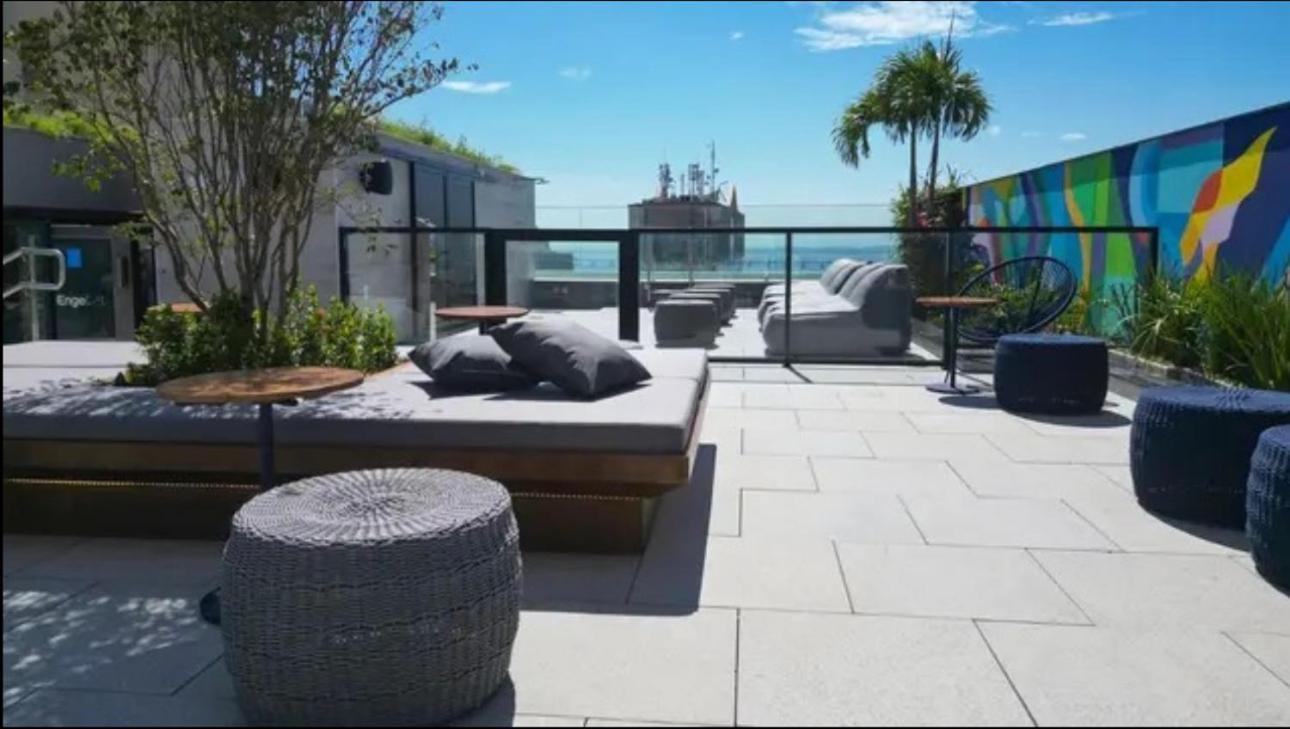 Flat Industrial Skylux Piscina E Netflix *