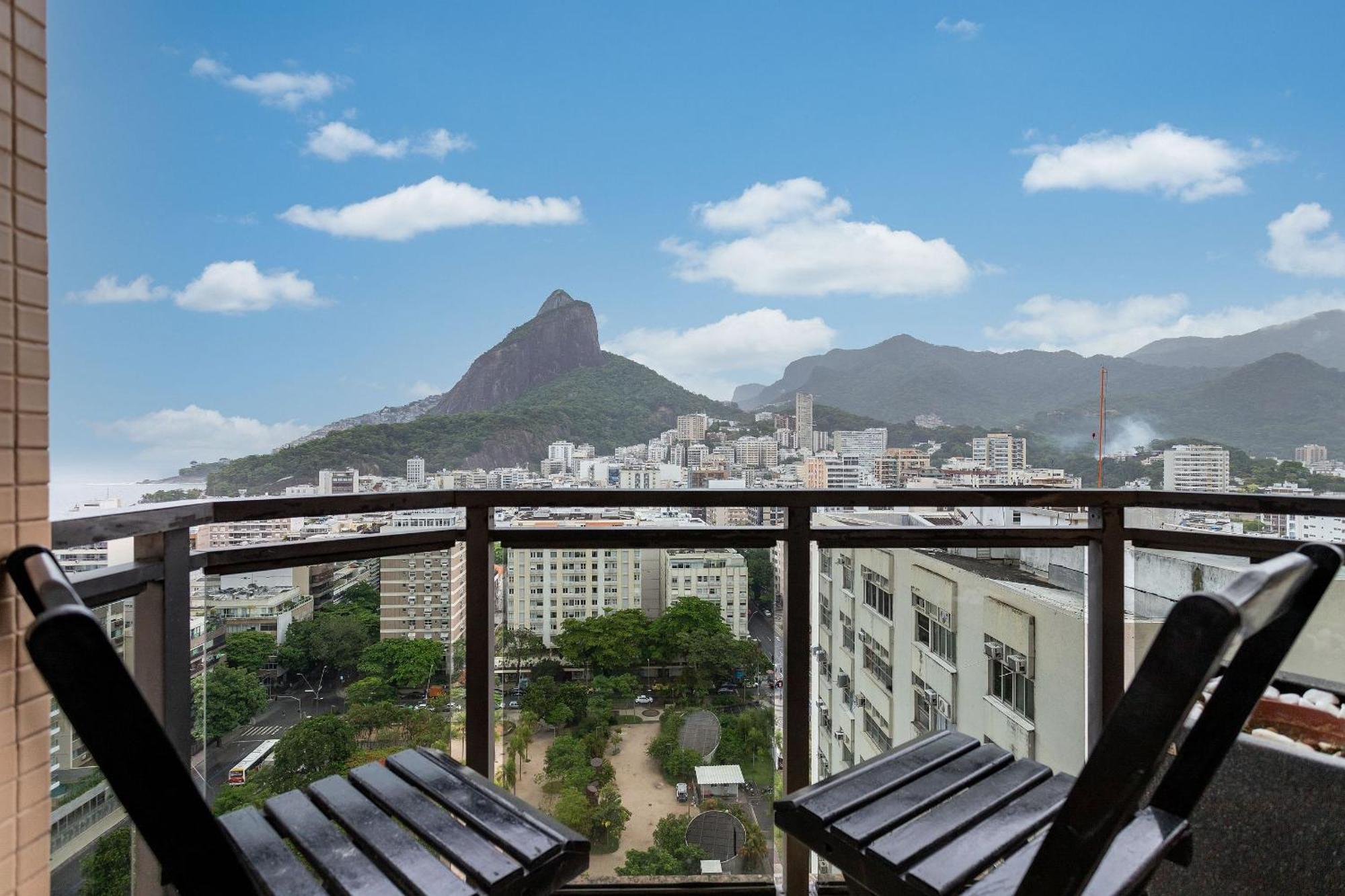 A 150 Metros Da Do Leblon Com Academia, Arrumacao Diaria E Vista Mar *