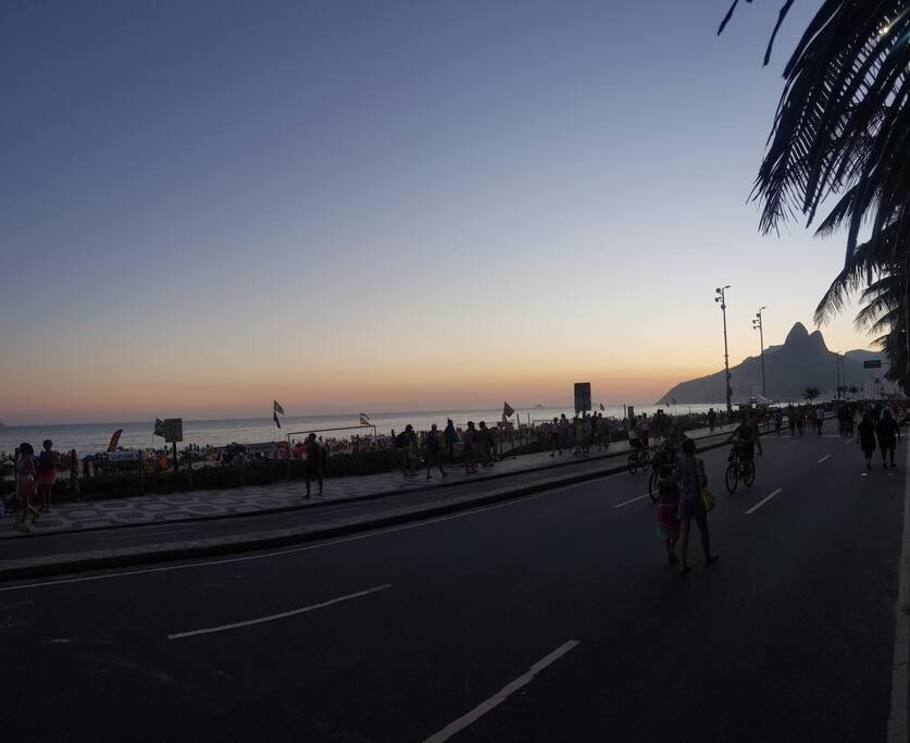 Ipanema Alto Padrao, 03 Quartos Com Suite, 03 Banheiros, Portaria 24h *