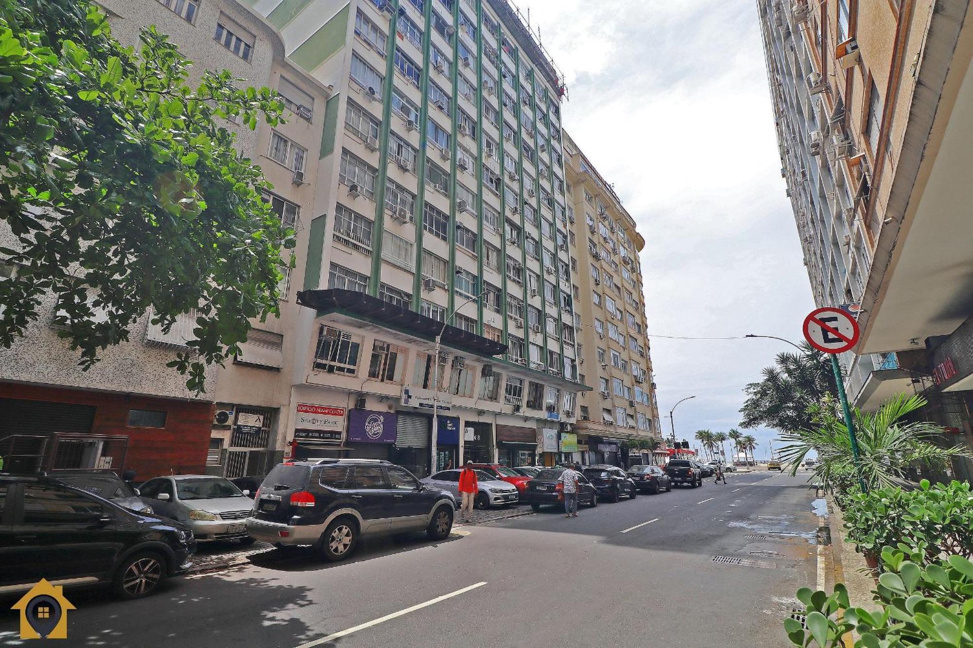 Apartamento Na Quadra Da Praia, Estacao De Metro 5min Andando, Mercados E Comercios Proximos