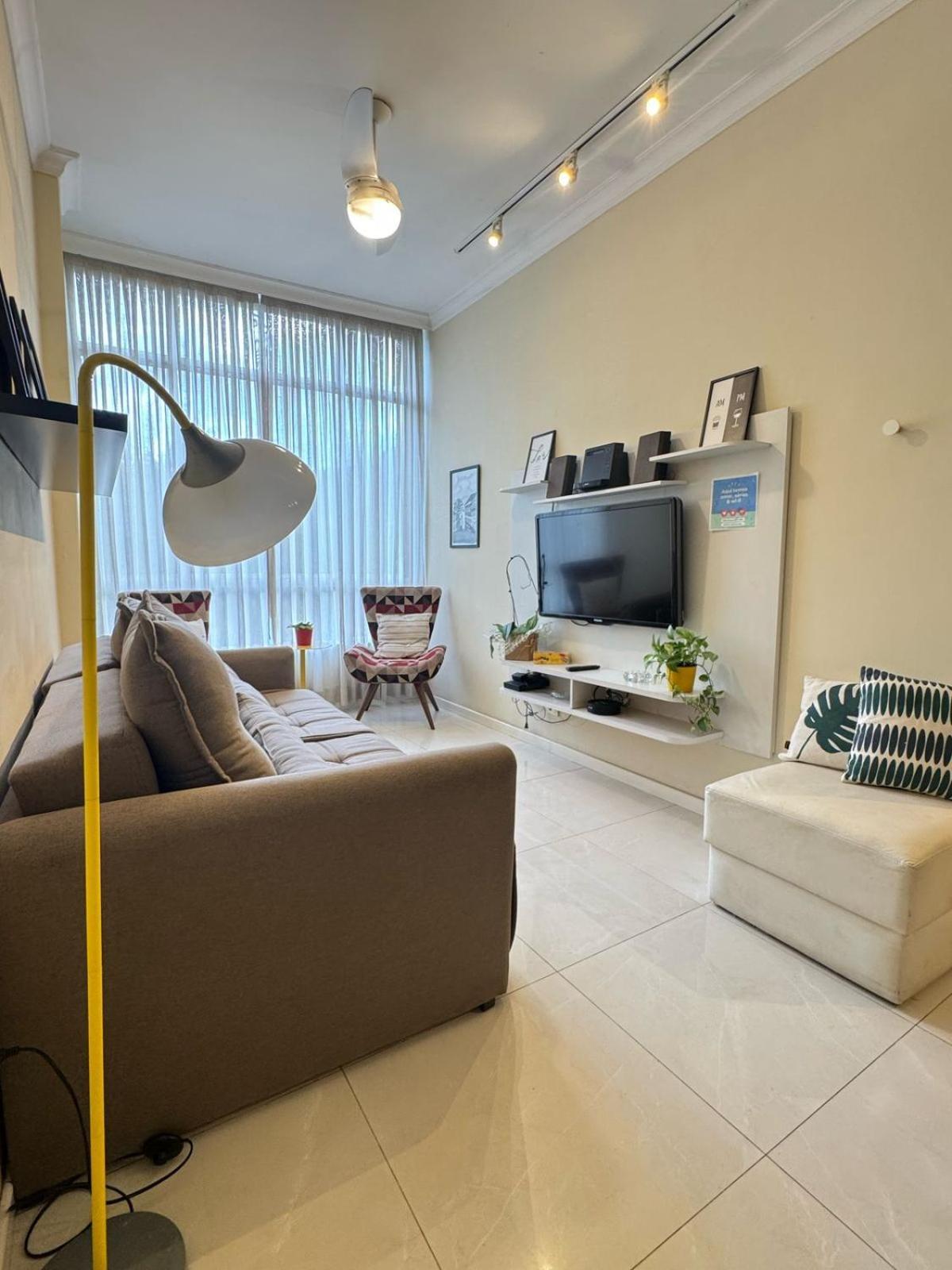 Apartamento Bem Localizado Com Garagem *