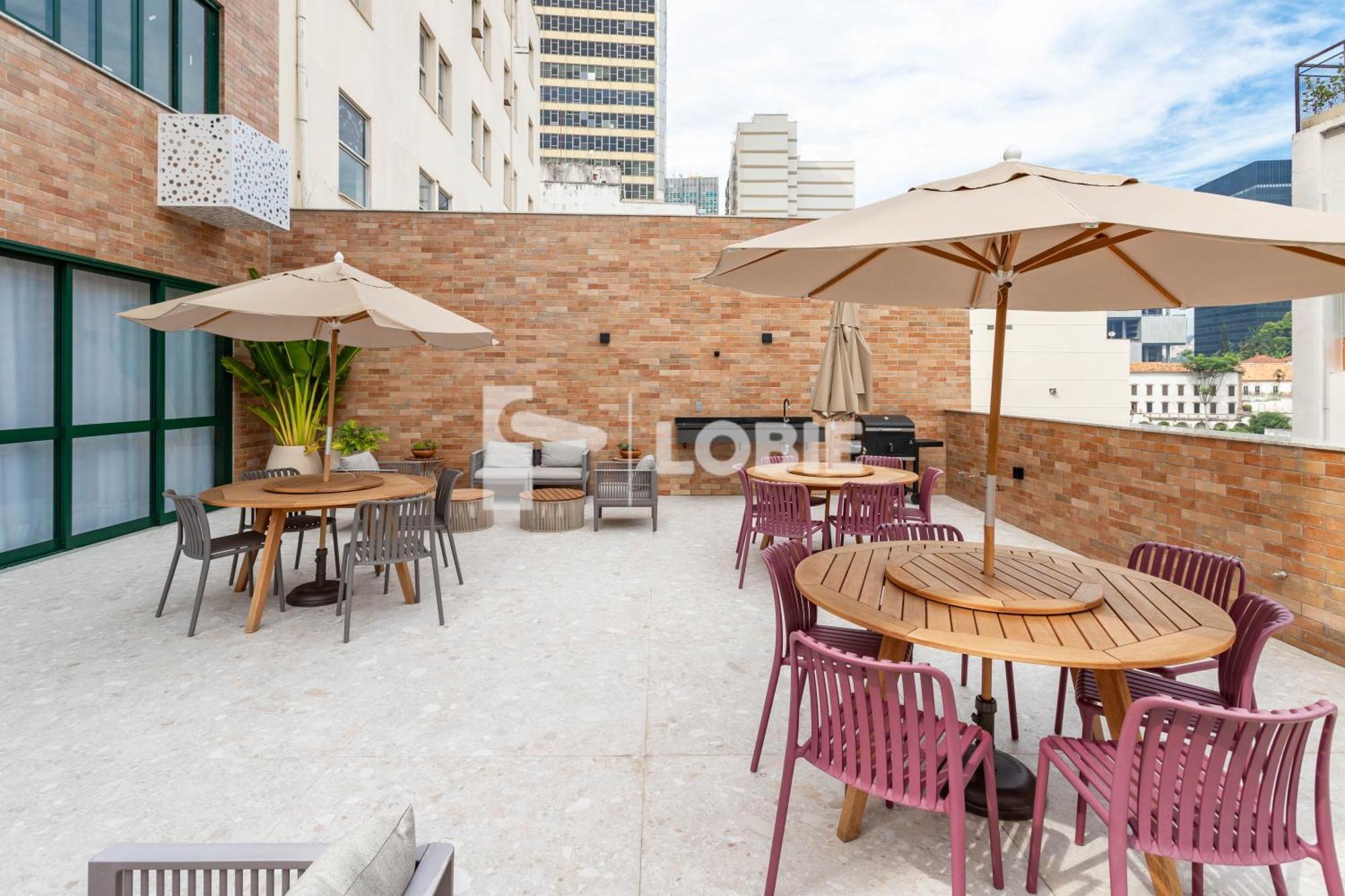 Lobie Dias Downtown *