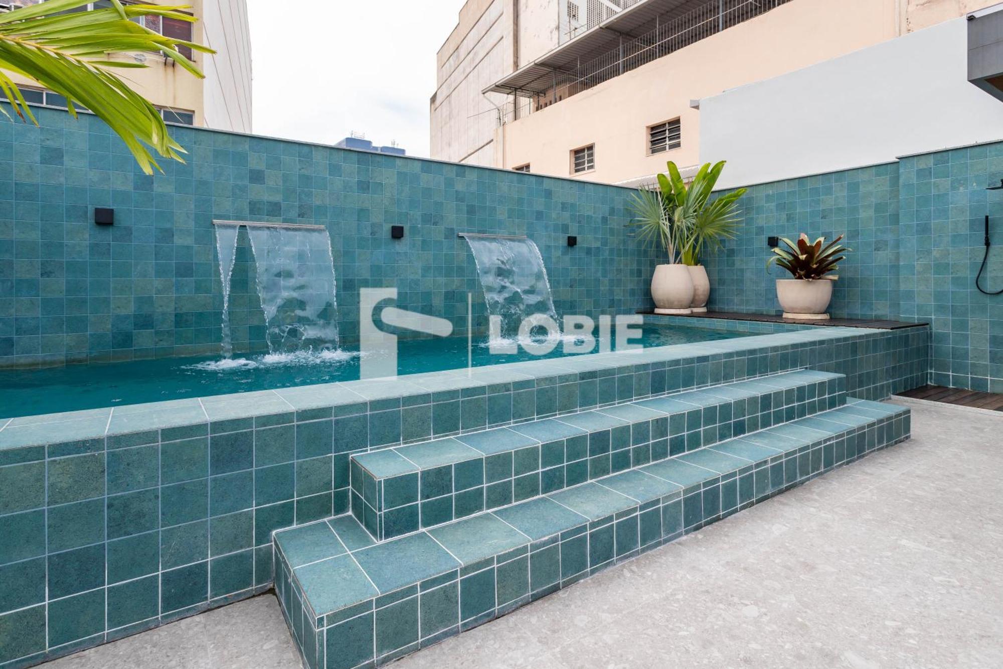 Lobie Dias Downtown *