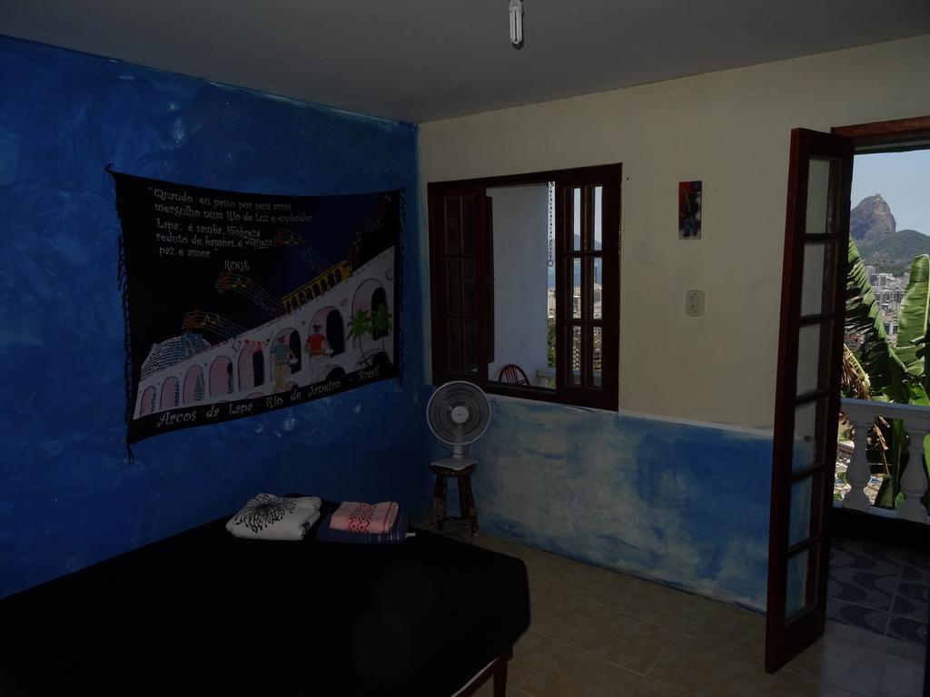 Favelinha Hostel