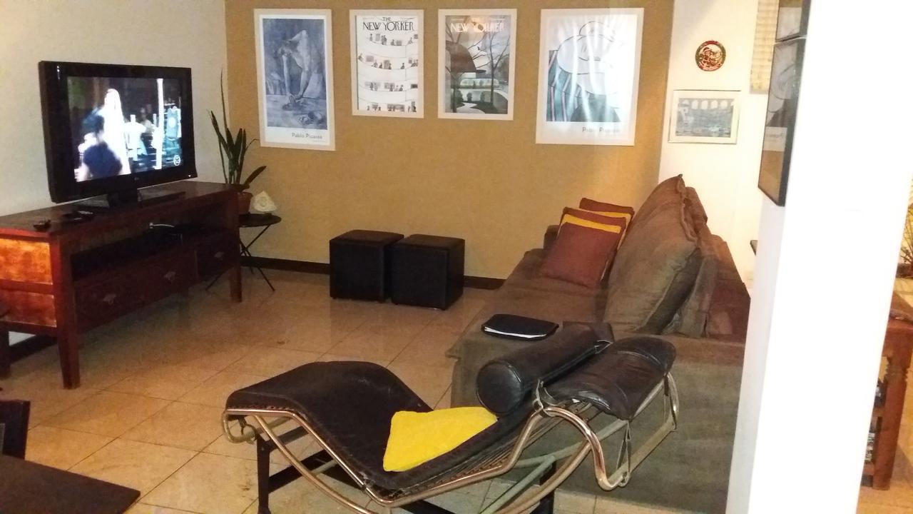 Apto. Confortável Em Copacabana Apartamento