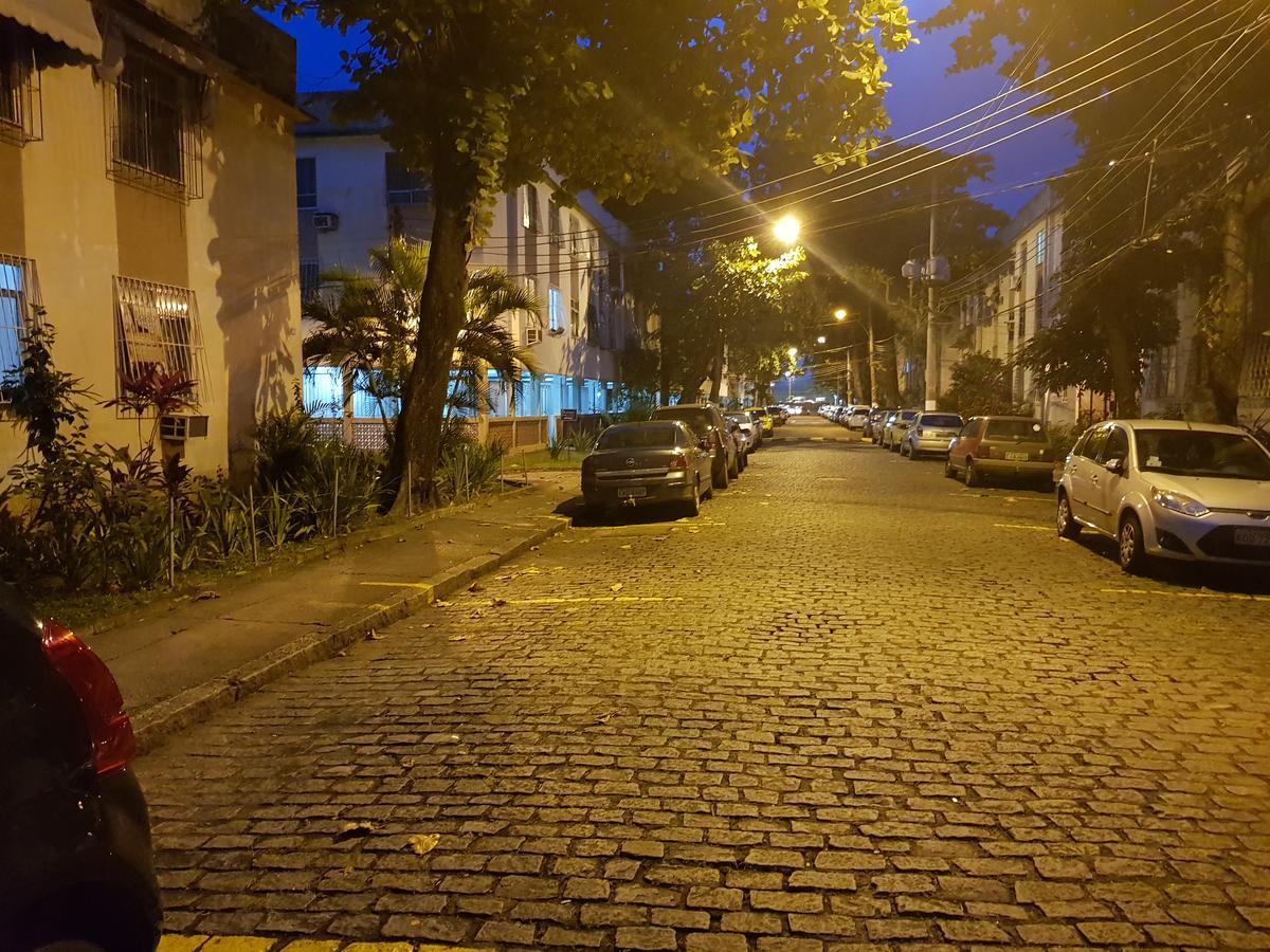Privativo Em *