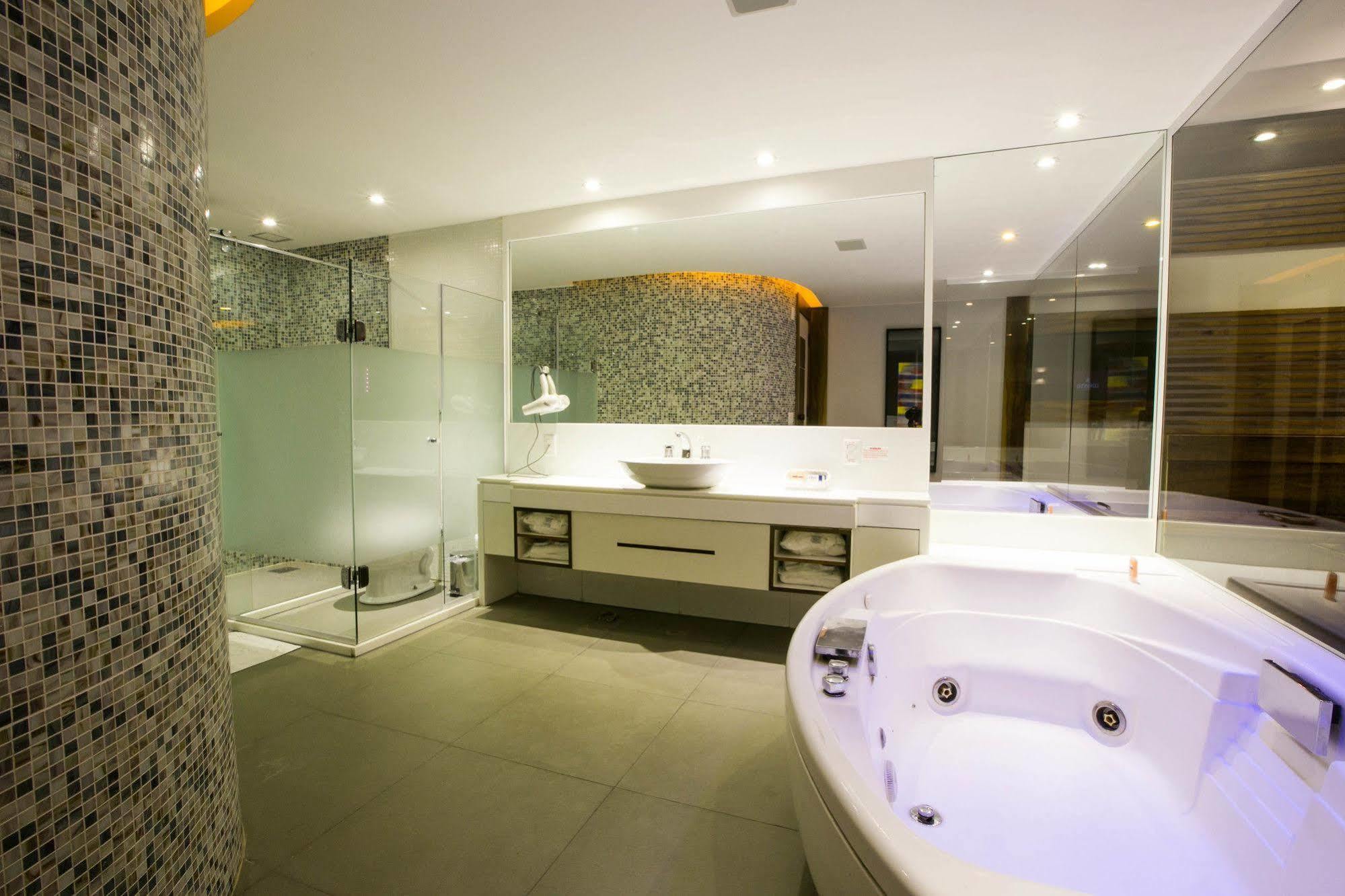 Hotel Corinto 3*