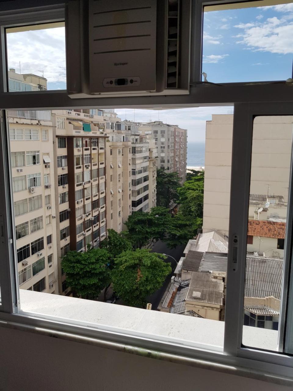 De Ferias Copacabana * Rio de Janeiro