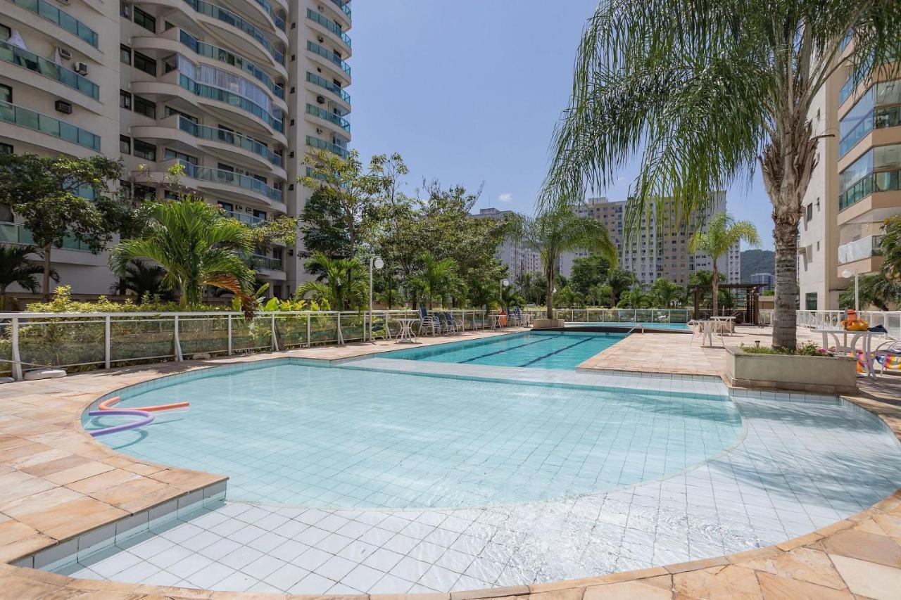 3 Quartos Com Estacionamento Em Com Portaria 24h, Piscina, Sauna E Parquinho Infantil - Com Ar Condicionado, Smartv, Wi-fi 120 Mbps E Cozinha Completa
